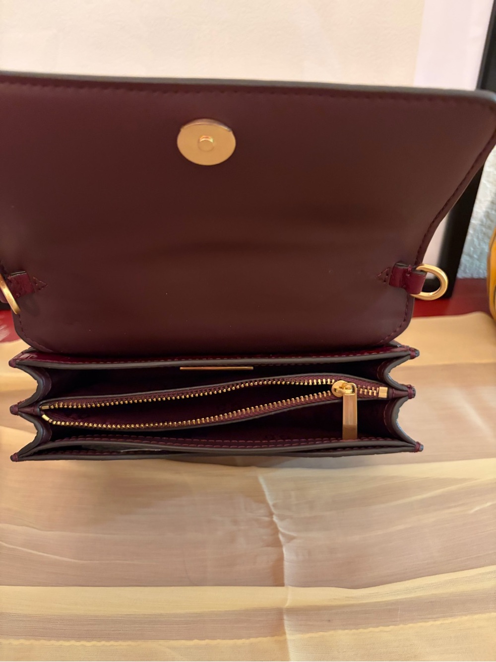 Tory Burch- Claret color, Britten Croc Convertible Crossbody. NWT. - Picture 4 of 7